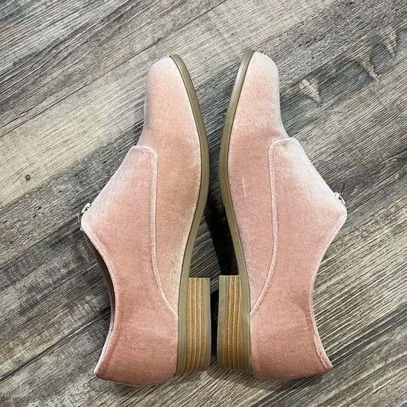 Shoe Dazzle Pink Velvet Zip Up Loafers (NWOT) Size: 10 / Item# 984-18 - Picture 4 of 6